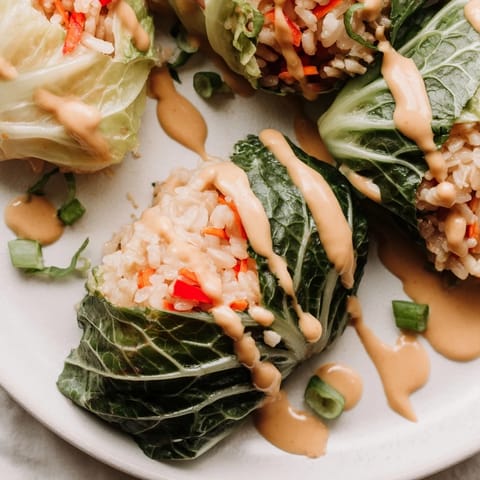 Savoy Kohl Rollen Thai Sauce